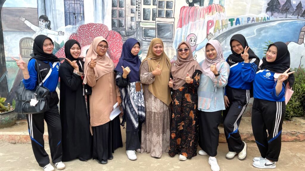 PENGUATAN LITERASI BUDAYA MELALUI PRAKTIK TARI NUSANTARA PADA SISWA SD NEGRI 37 KOTA BENGKULU